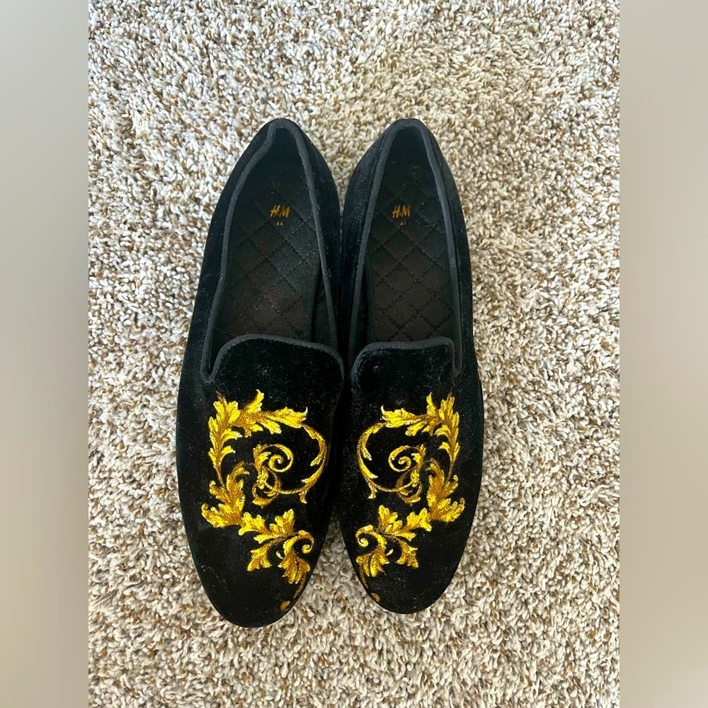 H&M Men’s Black and Gold Loafers EU 44 / US 11